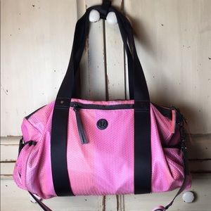 Lululemon Run on Duffel